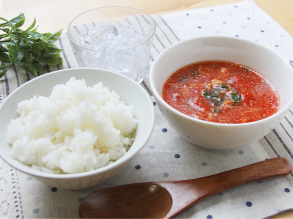 日本の伝統料理をアレンジ 腹持ちがよくカロリー抑えめ「トマトの冷や汁」